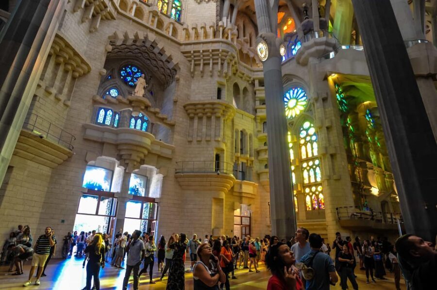 Fast Track: Sagrada Familia & Barcelona Full-Day Tour - Why this 8-hour Barcelona plan works when you’re short on time