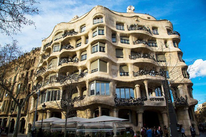 Full-Day Private Tour with Sagrada Familia and Paella - Lunch break: paella and sangria, with a real reset