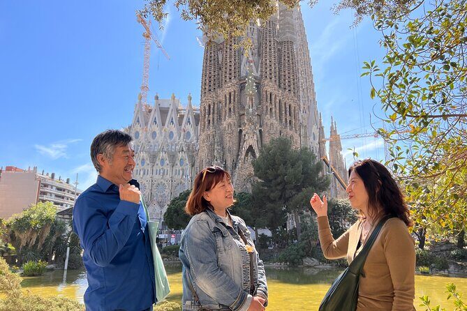 Guided Walking Tour in Park Güell and Sagrada Familia - What the Guide Adds: Seeing the Meaning in Gaudí’s Details