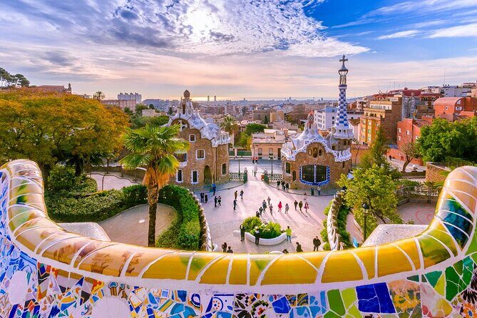 Max 6 People Full-Day Tour Barcelona, Sagrada Familia, Parc Guell - A Small-Group Barcelona Day That Actually Feels Manageable