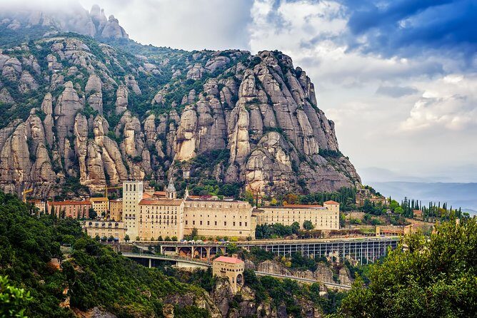 Montserrat Monastery and Sagrada Familia Tour with Liquor Tasting - Who This Tour Fits Best (and Who Should Consider Another Plan)