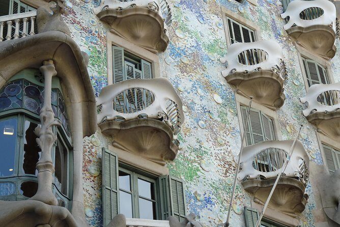 Park Guell and Sagrada Familia, Gaudí's Masterpieces Private Tour - Getting picked up (and where the day ends)