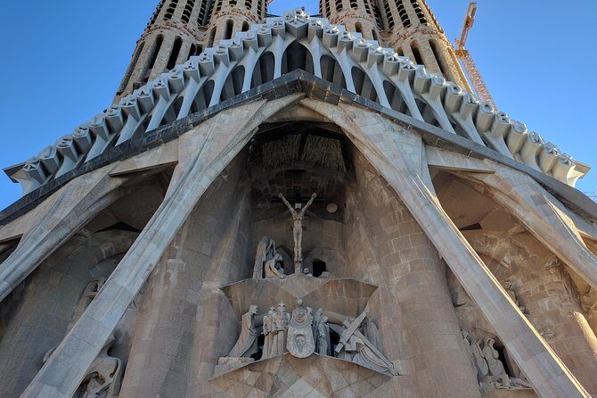 Park Guell and Sagrada Familia, Gaudí's Masterpieces Private Tour - The guide is the real engine of the day