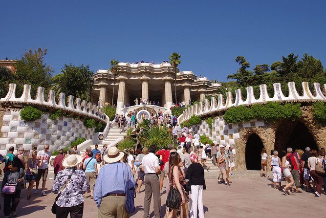 Park Guell and Sagrada Familia Private Tour - Park Güell afterward: viewpoints and photo time that doesn’t feel like a cattle call