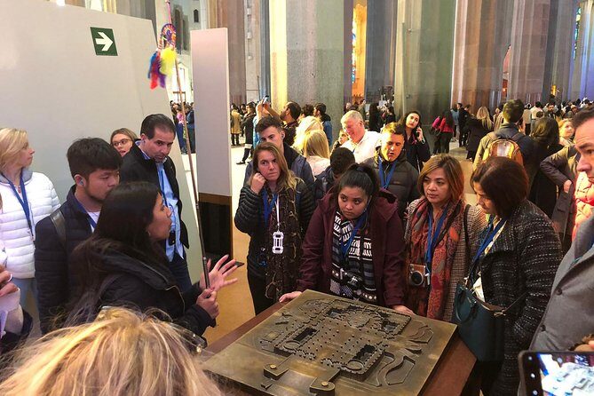 Park Guell and Sagrada Familia Private Tour - The guide quality is the real product here