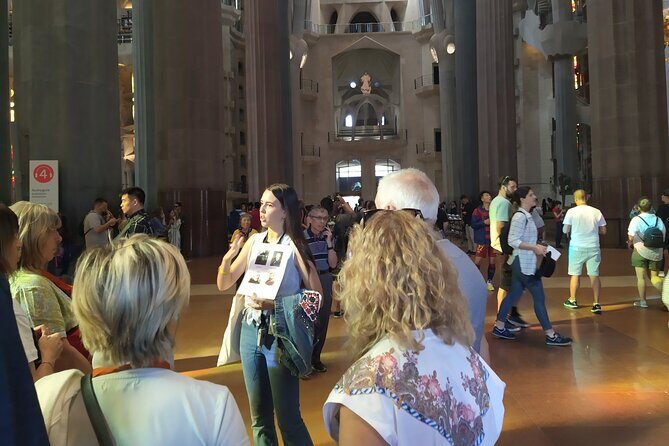 Park Guell and Sagrada Familia Tour in Barcelona - Group Size, Organization, and Where Delays Can Happen