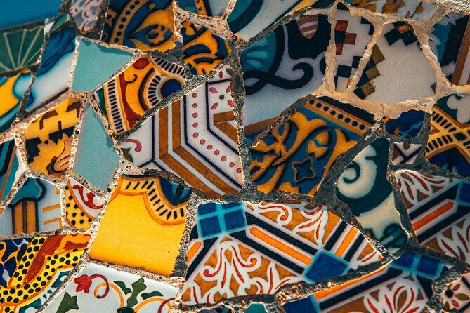 Park Guell Guided Group Tour with Optional Sagrada Familia - Meeting point and navigation tips so you don’t lose time at the start