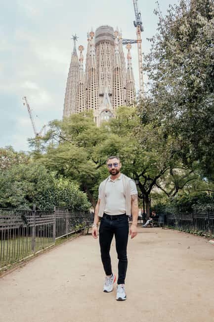 PHOTOSHOOT Sagrada Familia (find me version) - Who This Private Session Fits Best