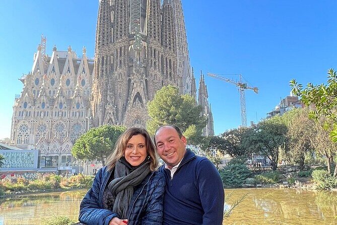 Private Barcelona Highlights: Gothic Sagrada Familia & Park Güell - Price and logistics: is $692.36 per person worth it?