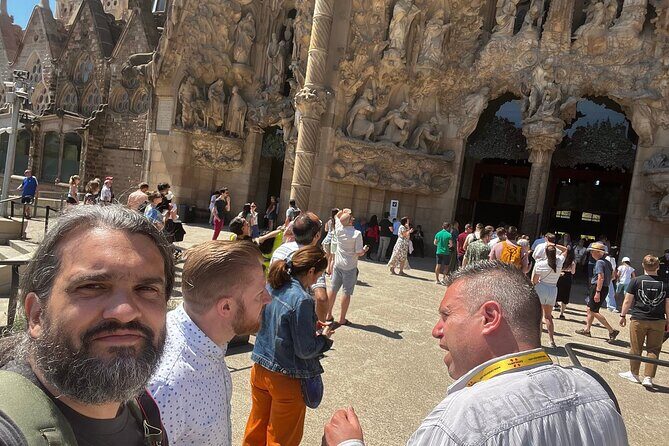 Private Barcelona Highlights: Gothic Sagrada Familia & Park Güell - Who this tour suits best (and who might want a different plan)