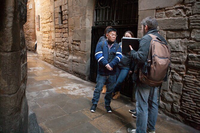 Private Religious Tour: Sagrada Familia, Romans & Jewish Quarter - Medieval power and a saint: Plaça del Rei and Baixada de Santa Eulàlia