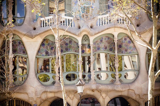 Sagrada Familia and Barcelona Highlights: Private Guided 4-Hour Driving Tour - The Sagrada Familia Skip-the-Line: Why the Interior Tour Is the Payoff