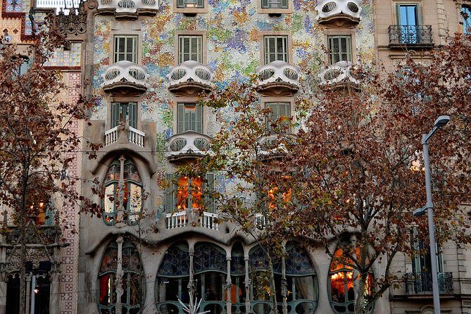 Sagrada Familia and Barcelona Highlights: Private Guided 4-Hour Driving Tour - Price and Logistics: Is $207 a Good Deal?