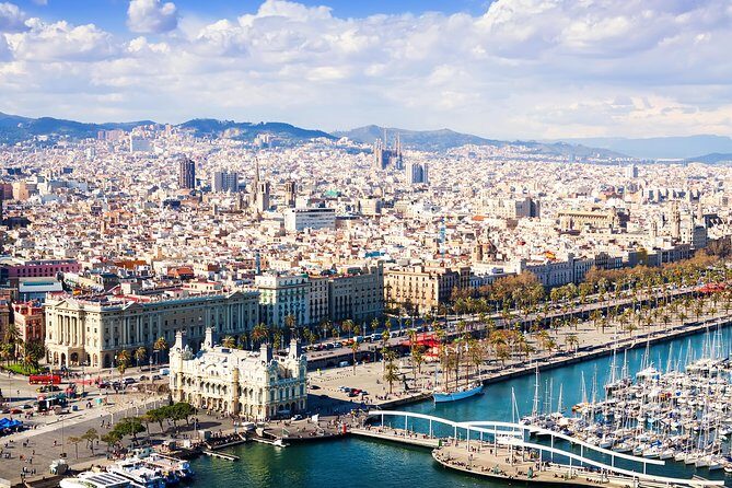 Sagrada Familia and Old Town Private Tour with Hotel Pick-up - Barceloneta and the story behind the beach district