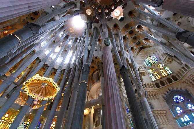 Sagrada Familia Evening Private Tour with Expert Guide - Timing tips for the evening visit (so it stays fun)