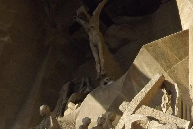 Sagrada Familia Exterior Free Tour: Stories, Secrets & Symbolism - Key things to know before you go