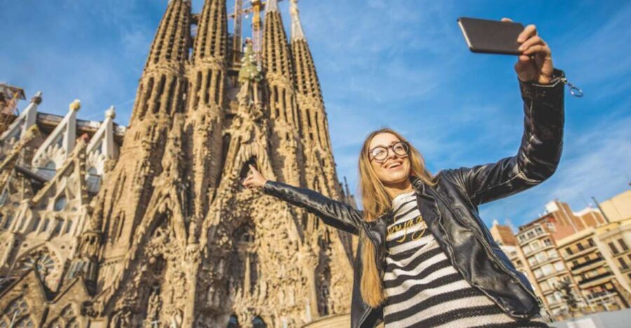 Sagrada Familia & Gaudi Guided Tour Private or Small Groups - Why This Gaudí + Sagrada Familia Combo Works in One Trip