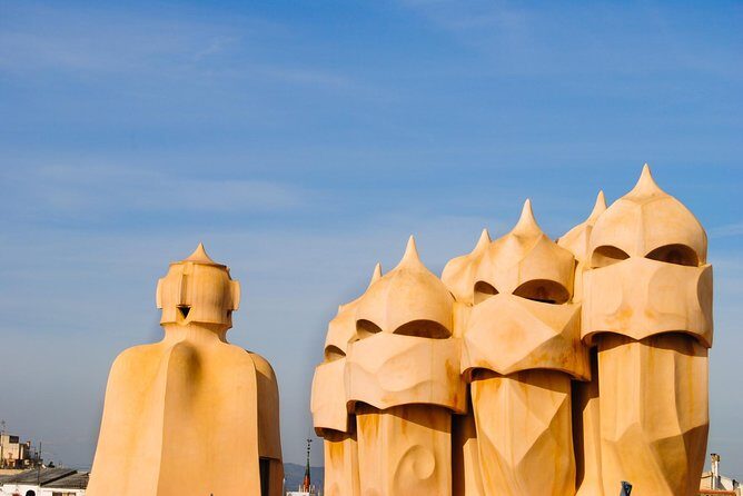 Sagrada Familia & Gaudi Tour Private or Small Group with Tickets - The metro ride: One included hop that keeps the day from dragging