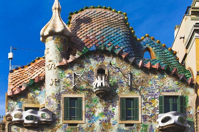 Sagrada Familia & Gaudi Tour Private or Small Group with Tickets - Entering Sagrada Familia with skip-the-line tickets