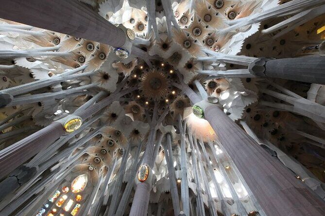 Sagrada Familia & Gothic Quarter Private Tour - Stop 2: Gothic Quarter streets with Roman roots and medieval vibes