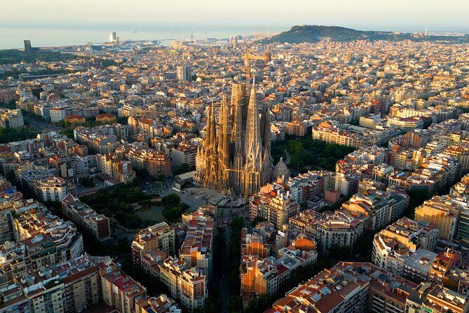 Sagrada Familia Guided Tour & Skip the Line Ticket in Barcelona - On-Site Museum Opportunity After the Tour