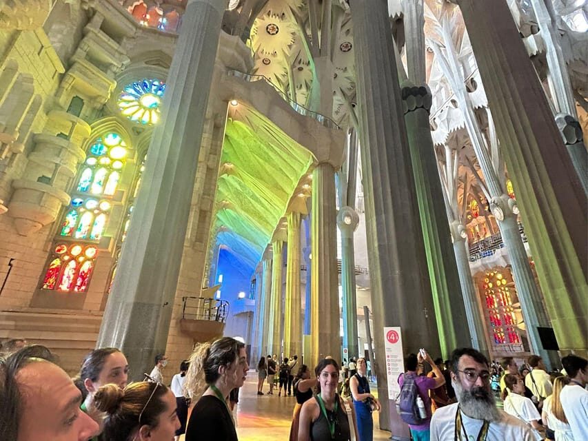 Sagrada Familia Guided Tour with Skip-the-Line Entry Ticket - Key highlights you’ll care about
