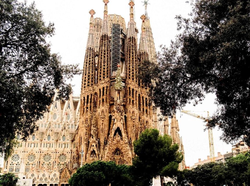 Sagrada Familia Guided Tour with Skip-the-Line Entry Ticket - Who This Tour Suits Best (and Who Might Want Something Different)