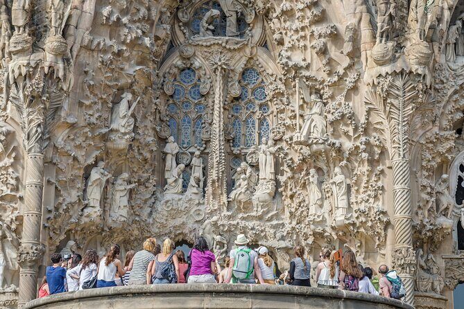 Sagrada Familia Guided Tour with Skip the Line Ticket - Headphones and Hearing: How to Get the Best Sound in Crowds