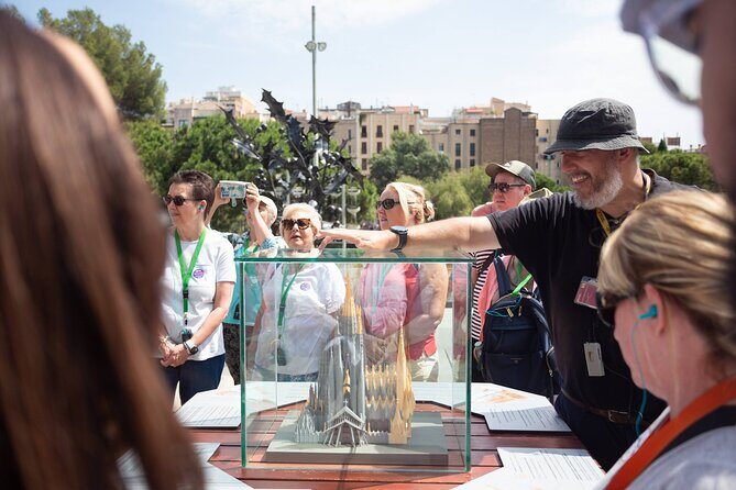 Sagrada Familia Guided Tour with Skip the Line Ticket - Free Time After the Tour: See It Slowly, Not Just Quickly