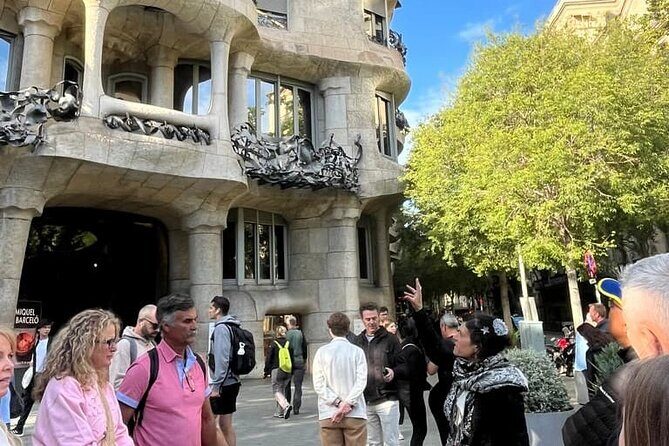 Sagrada Familia & La Pedrera Small Group Tour with Cava Tasting - Eixample walk: modernism in street form, with stops you might skip on your own