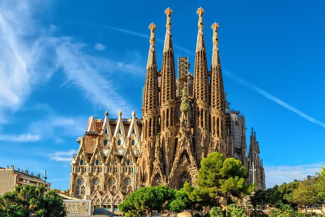 Sagrada Familia & Montserrat Private Tour with Hotel pick-up - Key things I’d bet on before you book