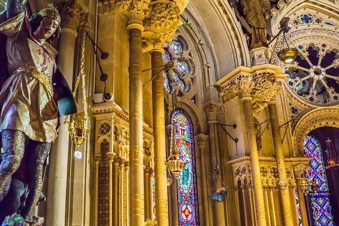 Sagrada Familia & Montserrat Private Tour with Hotel pick-up - The Eixample Drive and Passeig de Gràcia Modernism