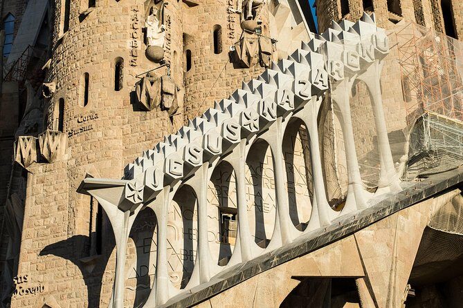 Sagrada Familia Private Guided Tour with Skip the Line Tickets - Practical tips that will save you from surprises