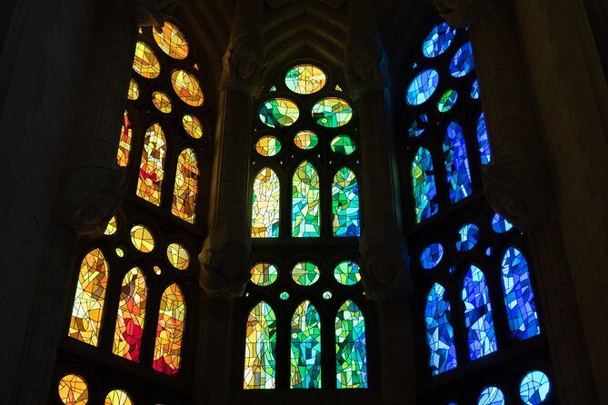 Sagrada Familia Private Tour - Towers are not included: plan your next move