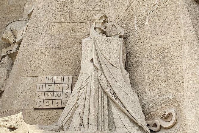 Sagrada Familia Private Tour with Expert Guide - Guide Style Matters: Examples of What You Can Get