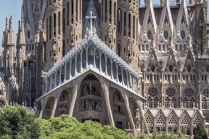 Sagrada Familia Private Tour with Skip-the-Line Ticket - Should you book it?