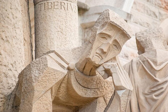 Sagrada Familia Skip-the-Line Private Tour with Guide - Tower tickets: the one add-on you should decide ahead