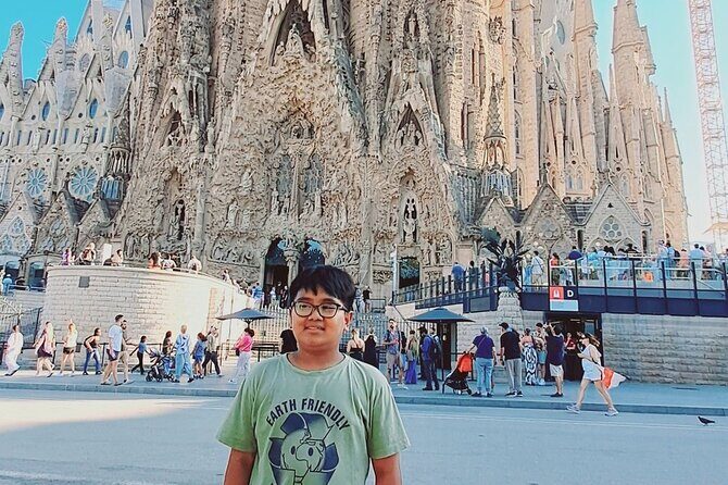 Sagrada Familia Skip The Queue With Audio Guide Tour - Timed entry at Carrer de Mallorca: the skip-the-queue flow that actually works