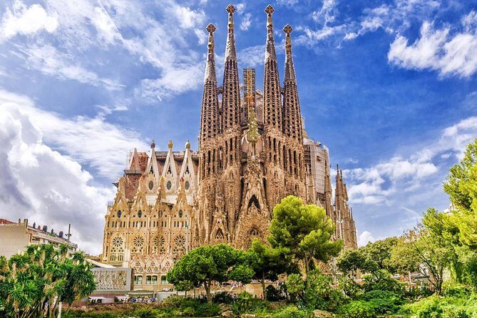 Sagrada Familia: Small Group Tour, hotel pick-up with Fast-Track - Price and Value: Does $169.38 Make Sense?