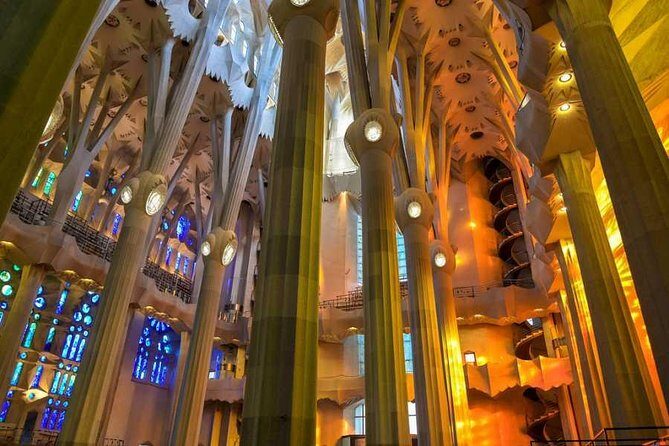 Sagrada Familia Small Group Tour with Skip the Line Ticket - Basilica de la Sagrada Familia: Gaudí’s unfinished masterpiece, explained