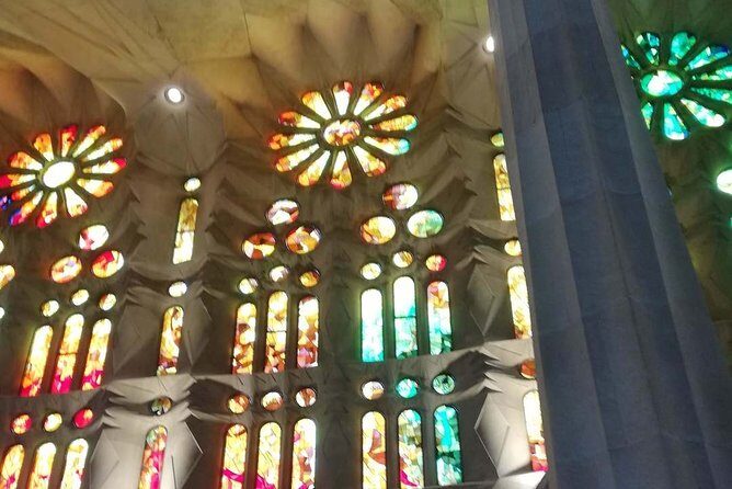 Sagrada Familia Small Group Tour with Skip the Line Ticket - Headsets and small-group pacing: hearing matters here