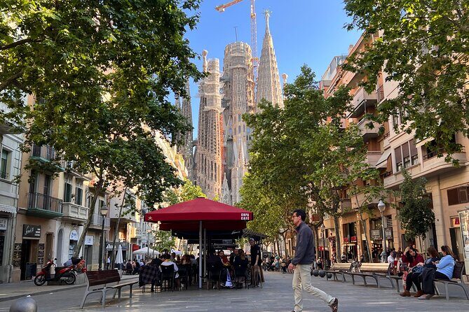 Sagrada Familia Tour with Express Entry and Local Guide - Price and value: is $106.92 worth it?