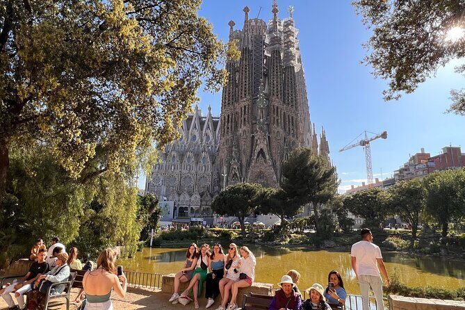 Sagrada Familia Tour with Express Entry and Local Guide - Who should book this tour (and who should consider another plan)