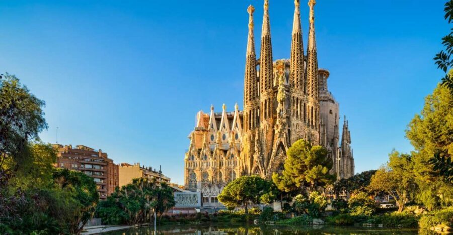 Semi-Private Barcelona Gothic, Parc Guell & Sagrada Familia - City views from Montjuïc: when the hills start making sense