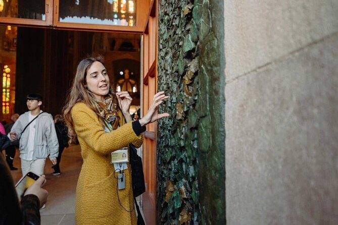 Skip the Line Sagrada Familia Guided Tour & Optional Cava Upgrade - Haima Rosellon Rooftop Start and the Optional Cava Upgrade