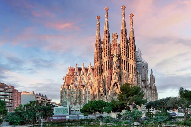 Skip the Line Sagrada Familia Guided Tour & Optional Cava Upgrade - Duration and Pacing: What 1–2 Hours Feels Like