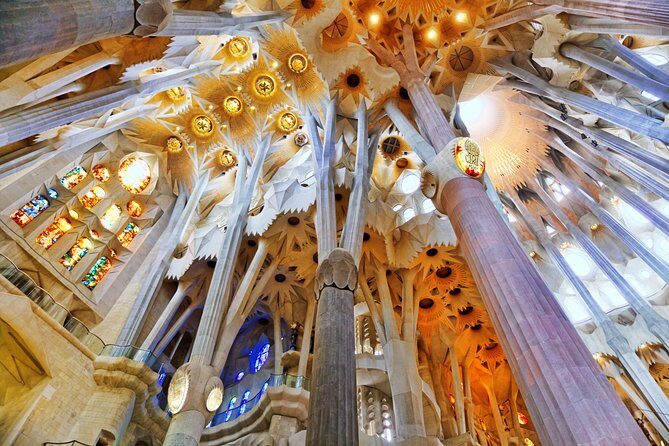 Skip The Line Sagrada Familia Small Group Tour - Skip-the-line access: why it matters at Sagrada Familia