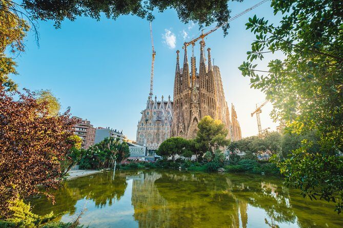 Skip The Line Sagrada Familia Small Group Tour - The Gaudí connection: how the tour turns architecture into meaning